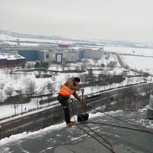 Odstranění ledu BD-Tupolevova 469 Praha